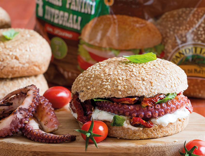 Ricetta panino con polpo, burrata e pomodorini confit Pandittaino